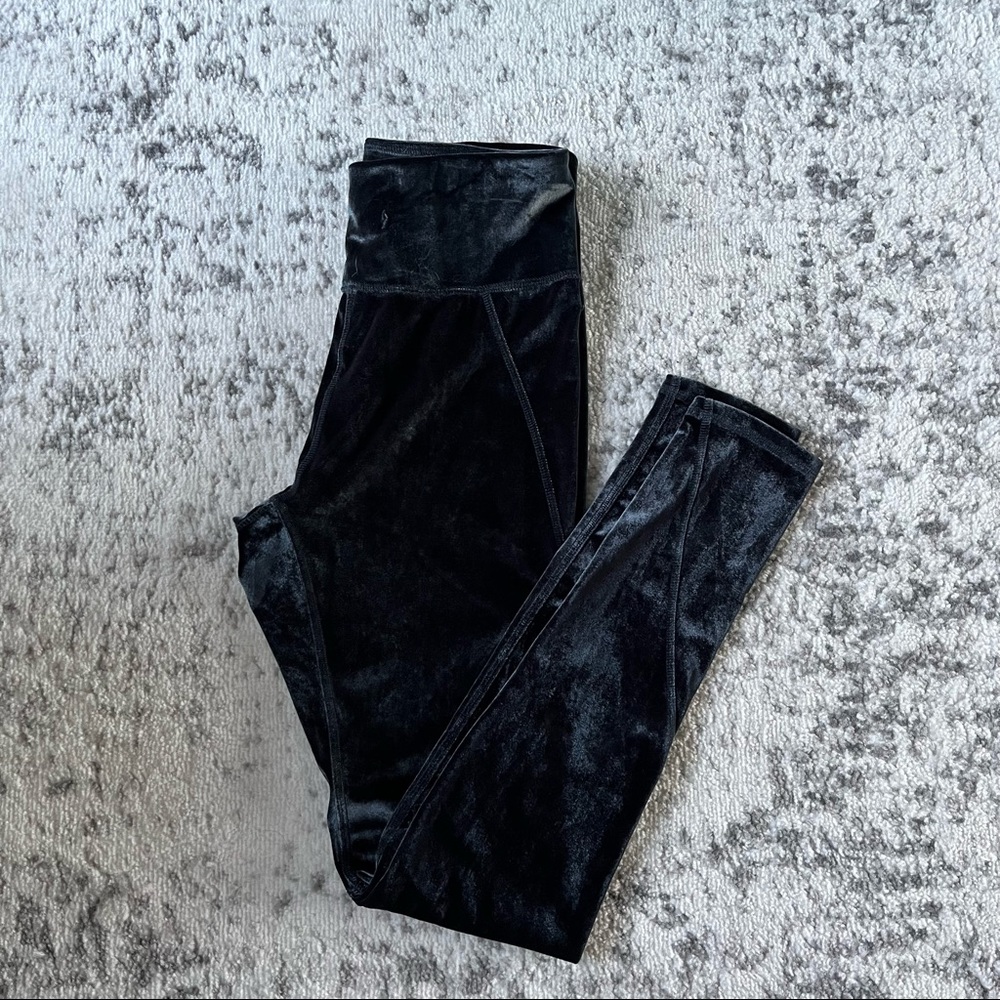 Calia by Carrie Underwood. Effortless Velvet Leggings